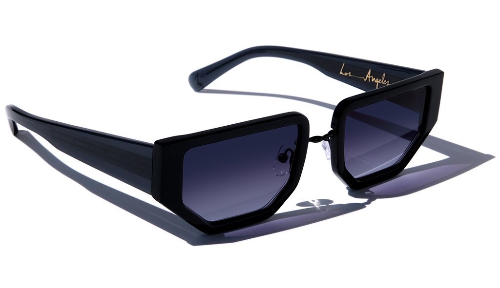 Louis Vuitton LV Moon Square Sunglasses Light Pink Acetate & Metal. Size W